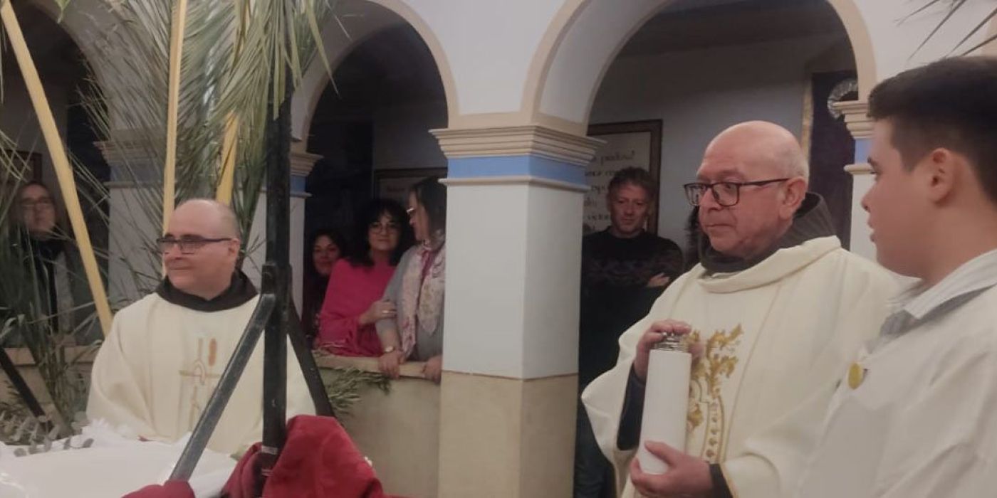 De dolores a gozos de María. Via Lucis de Pascua en Santa Ana