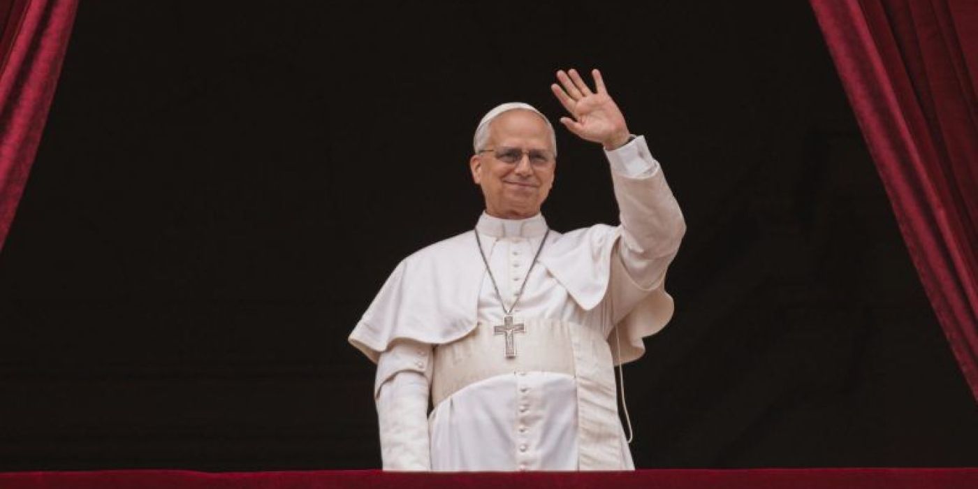 El papa León XIV preside su primer rezo desde la plaza de San Pedro