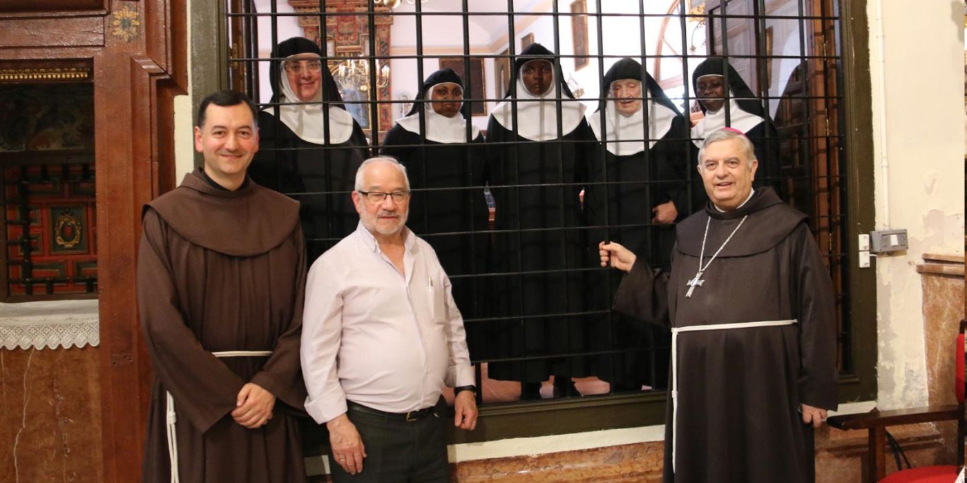 Visita de Mons. José Rodríguez Carballo, arzobispo titular de Belgastro y Secretario del Dicasteriopara los institutos de la vida consagrada y las sociedades apostólicas, a los conventos lucentinos