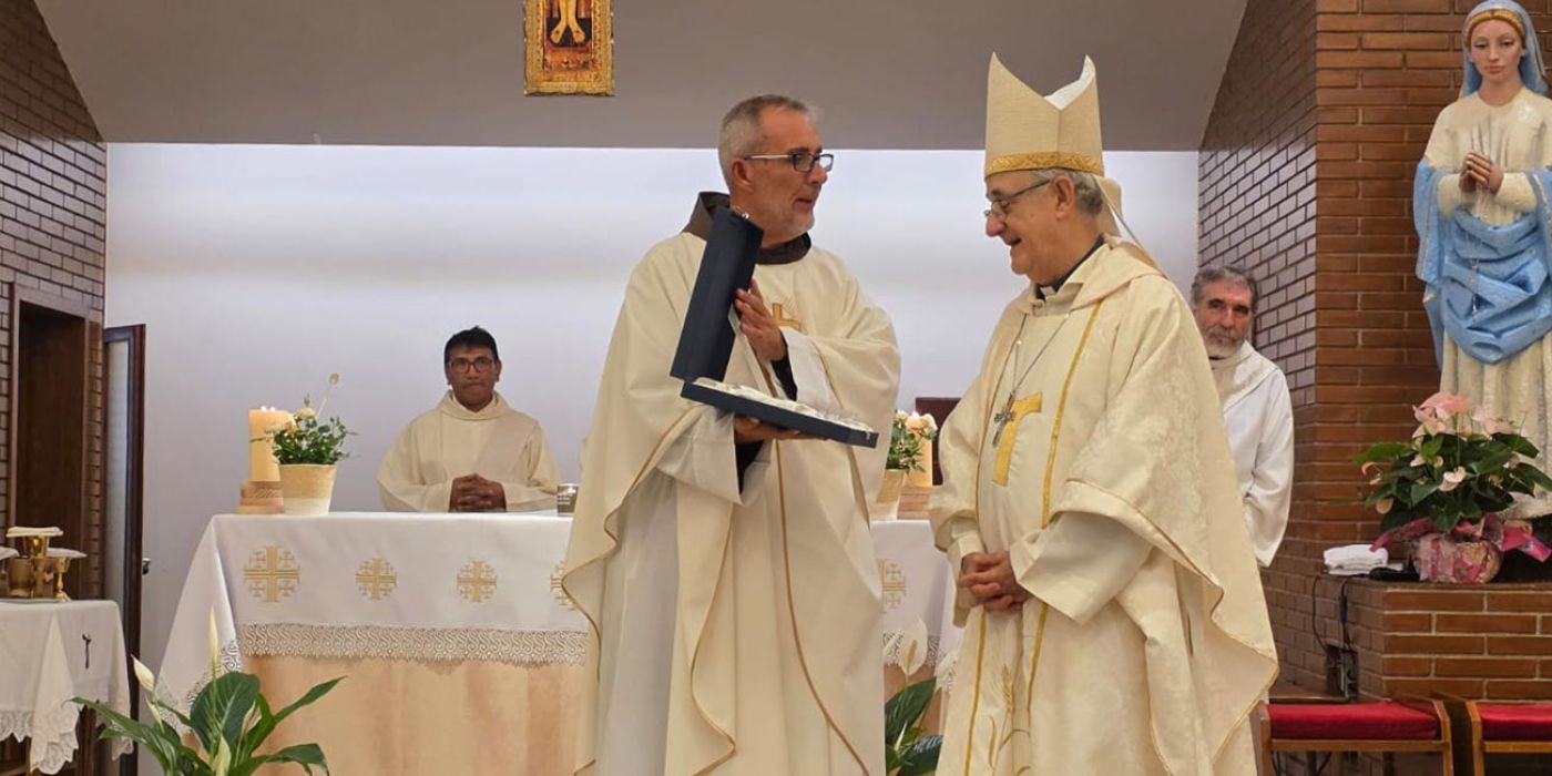 En Sabadell, el obispo inaugura "Los guardianes de la tumba de Jesús"