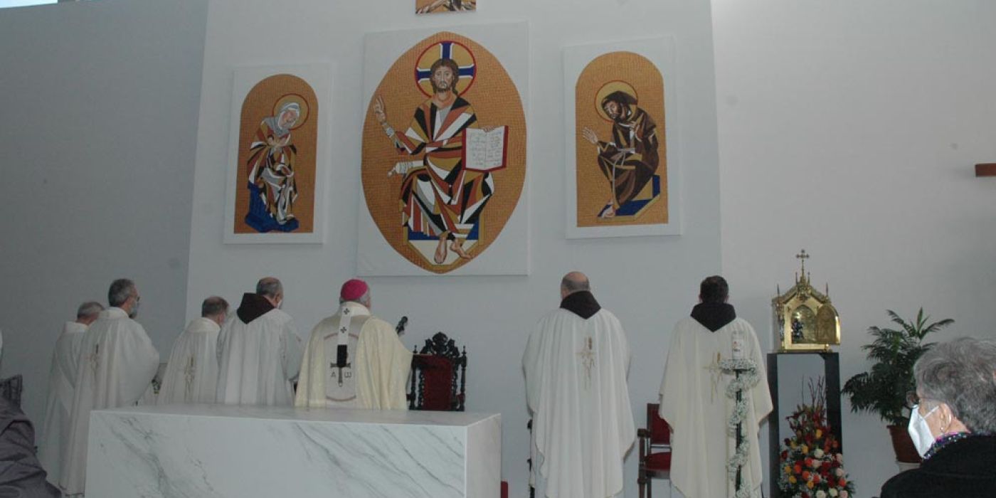 Acto de Consagración del Altar. Nuevo templo en Zaragoza